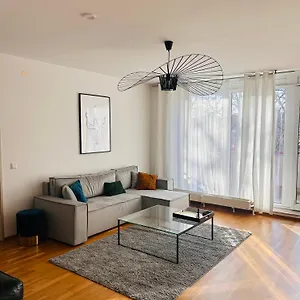 Moderne In Zentraler Lage Apartment
